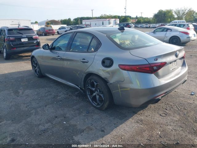 ZARFANAN4K7622731 Alfa Romeo Giulia Awd