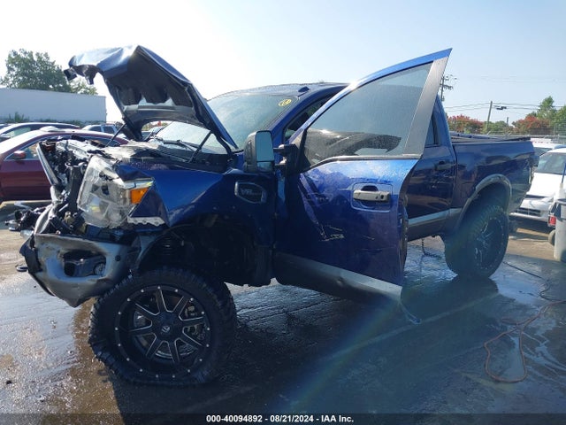 Nissan Titan Pro-4x 2017 1N6AA1E51HN541954 Image 2