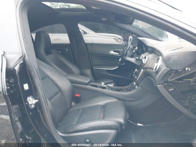 WDDSJ4GB9KN723538 Mercedes-Benz CLA 250 4MATIC