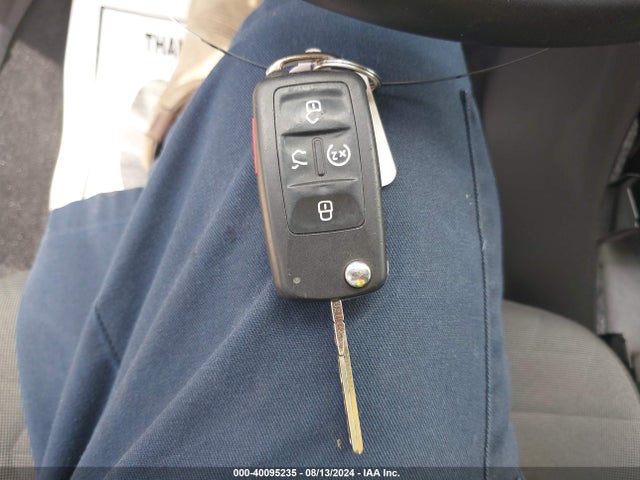 1VWAA7A35MC015565 Volkswagen Passat 2.0t S