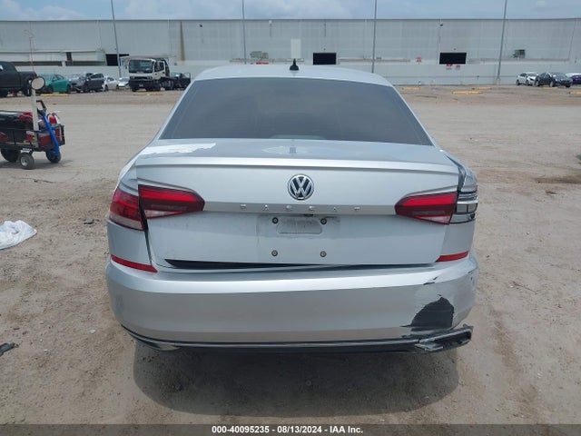 1VWAA7A35MC015565 Volkswagen Passat 2.0t S