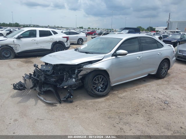 1VWAA7A35MC015565 Volkswagen Passat 2.0t S