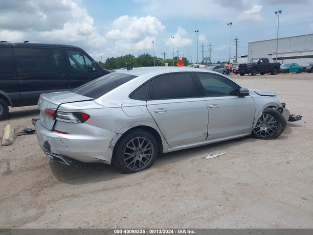 1VWAA7A35MC015565 Volkswagen Passat 2.0t S
