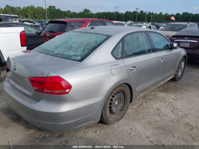 1VWAT7A3XEC034740 Volkswagen Passat 1.8t S