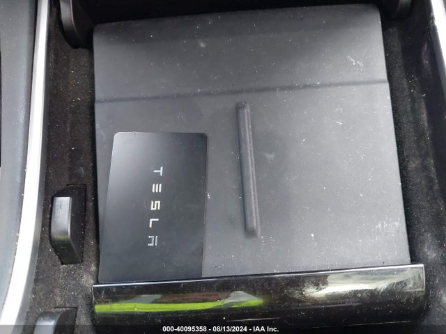 2021 TESLA MODEL Y 5YJYGDEE9MF077368 Photo 10