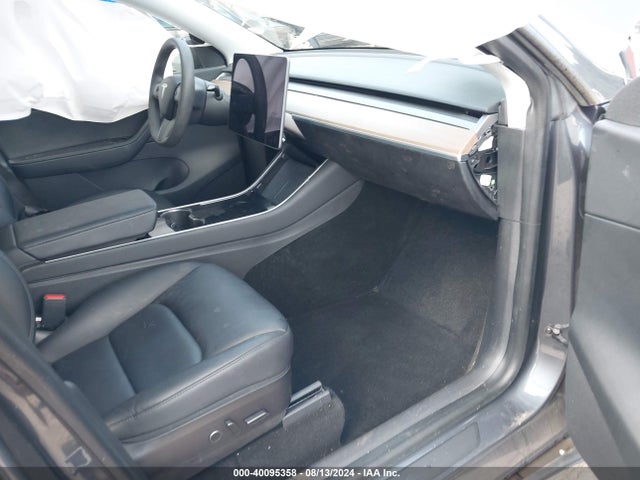 2021 TESLA MODEL Y 5YJYGDEE9MF077368 Photo 4
