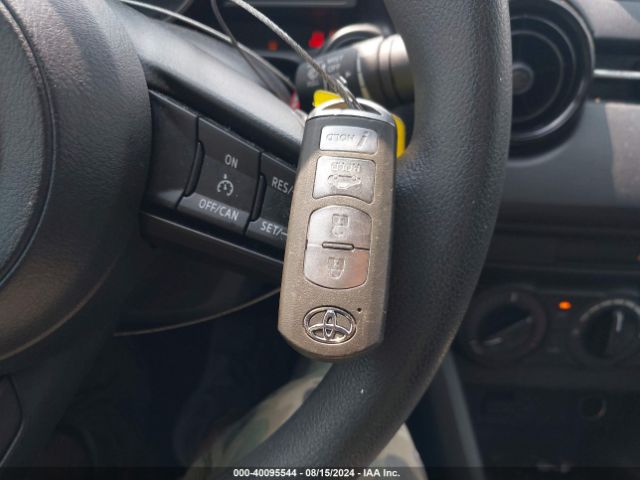 3MYDLBYVXKY517661 Toyota YARIS L