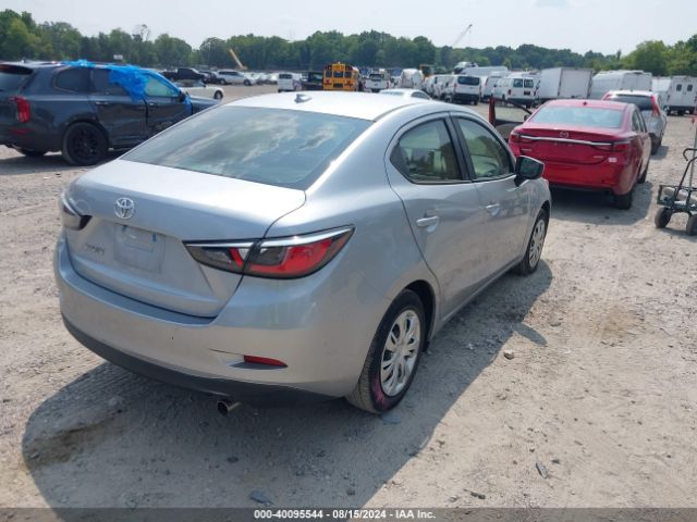 3MYDLBYVXKY517661 Toyota YARIS L