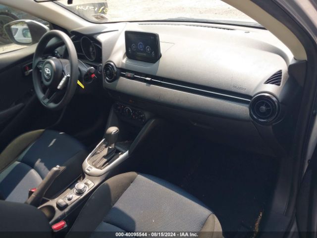 3MYDLBYVXKY517661 Toyota YARIS L