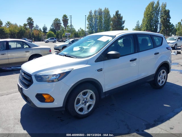 Ford ESCAPE S 2018 1FMCU0F71JUC49807 Image 2