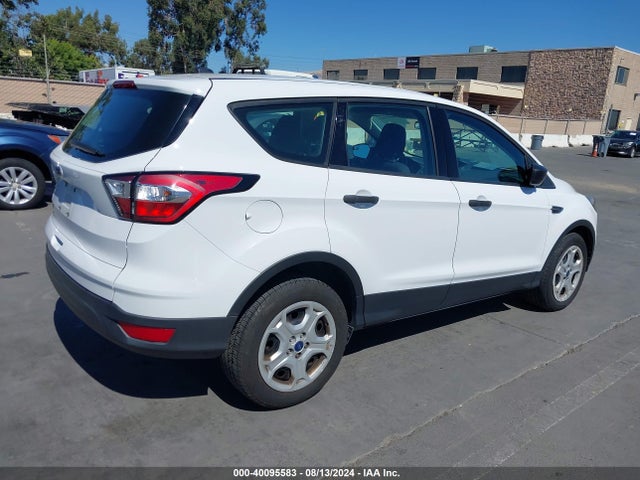 Ford ESCAPE S 2018 1FMCU0F71JUC49807 Image 4