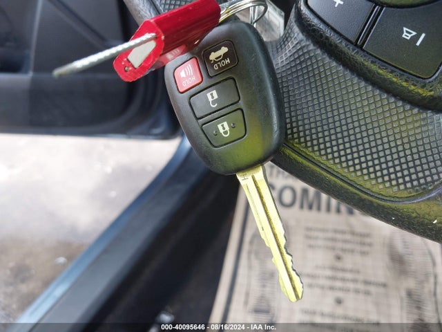 Toyota COROLLA LE 2016 5YFBURHE3GP499149 Image 11