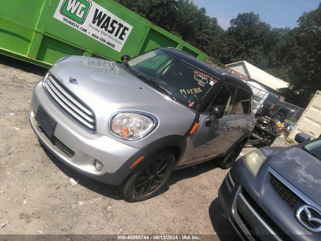 2013 MINI COUNTRYMAN WMWZB3C58DWM07803 Photo 1
