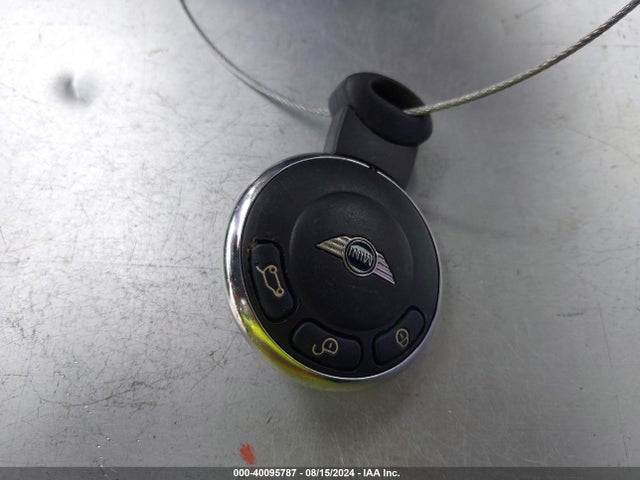 2009 MINI COOPER CLUBMAN WMWML33529TX34150 Photo 10