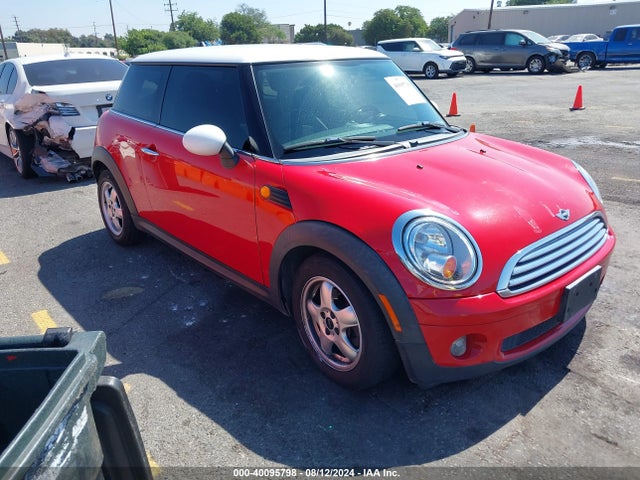 2007 MINI COOPER WMWMF33587TT53908 Photo 0