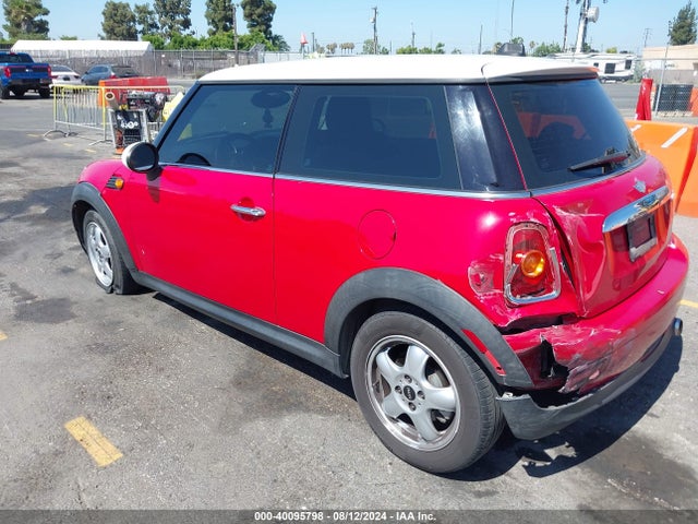 2007 MINI COOPER WMWMF33587TT53908 Photo 2