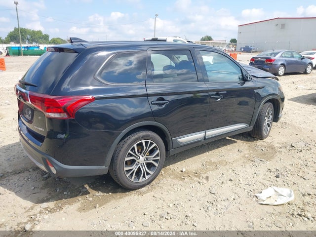2018 MITSUBISHI OUTLANDER JA4AD2A3XJJ006066 Photo 3