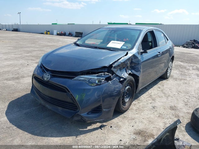 Toyota COROLLA LE 2017 5YFBURHE8HP733951 Image 2
