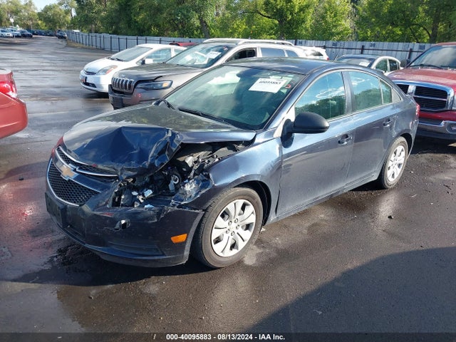 Chevrolet Cruze Ls Auto 2014 1G1PA5SG1E7153903 Image 2