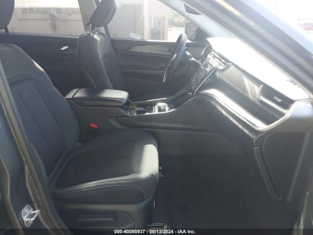 1C4RJJAG5P8836355 Jeep Grand Cherokee L Laredo 4x2
