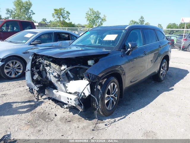 Toyota Highlander Xle 2024 5TDKDRBH1RS546241 Image 2