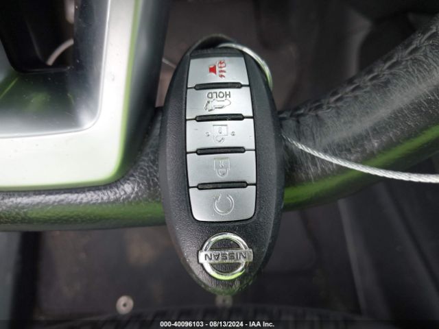 KNMAT2MV9HP587671 Nissan ROGUE SV
