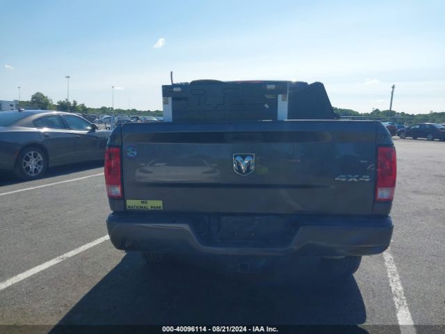 1C6RR7FG4KS622108 RAM 1500 Classic Express Quad Cab 4x4 6'4 Box