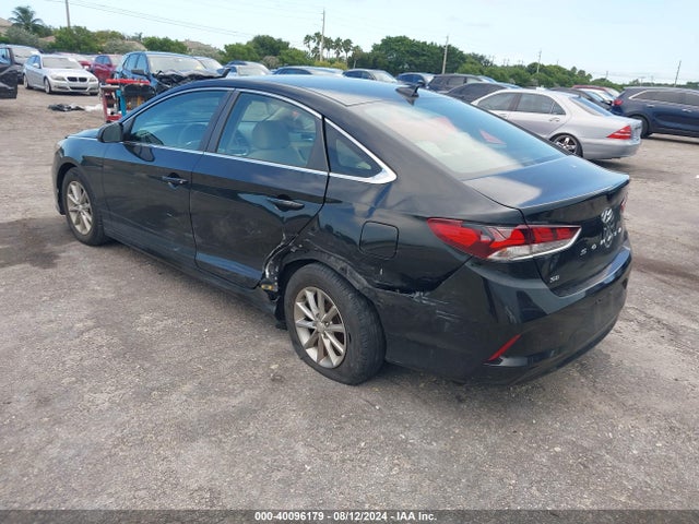 Hyundai SONATA SE 2018 5NPE24AF1JH706392 Image 3