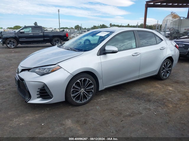 Toyota COROLLA SE 2017 5YFBURHE6HP630611 Image 2