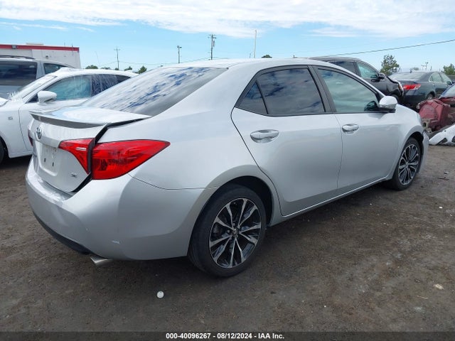 Toyota COROLLA SE 2017 5YFBURHE6HP630611 Image 4