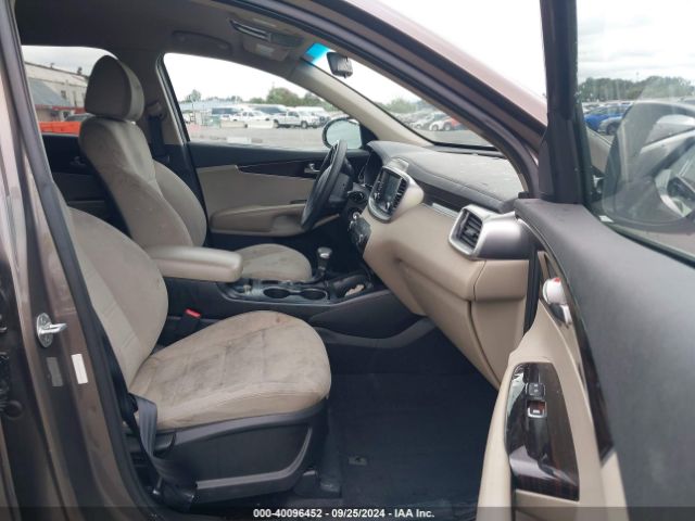 5XYPGDA39KG538395 KIA Sorento 2.4l Lx
