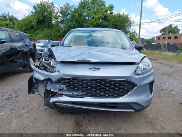 1FMCU9G67NUB92383 Ford ESCAPE SE