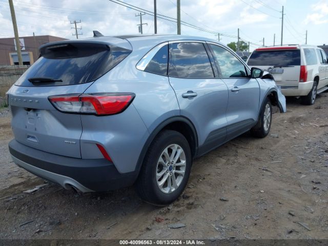 1FMCU9G67NUB92383 Ford ESCAPE SE