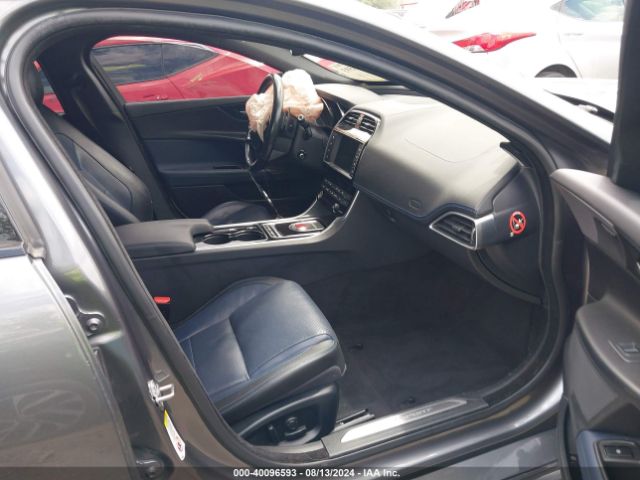 SAJAL4BV6HCP10608 Jaguar Xe 35t R-sport