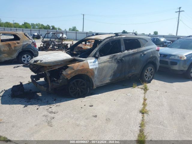 KM8J3CA49HU438479 Hyundai TUCSON SE