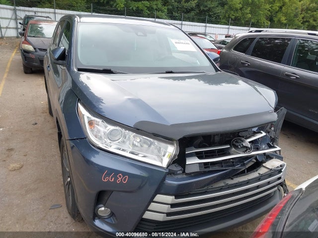 Toyota Highlander Le Plus 2017 5TDBZRFH6HS401593 Image 12