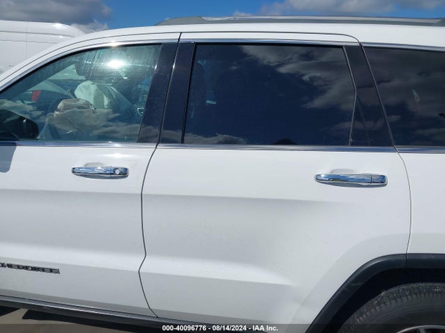 1C4RJEBG4JC353546 Jeep Grand Cherokee Limited 4x2