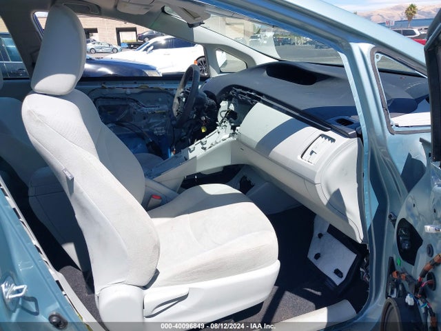 Toyota Prius Three 2015 JTDKN3DU5F1899739 Image 5