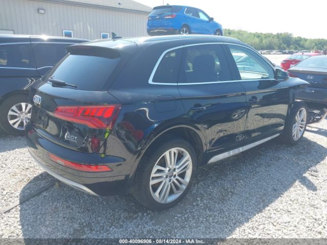 WA1BNAFY3J2008574 Audi Q5 2.0t Premium/2.0t Tech Premium