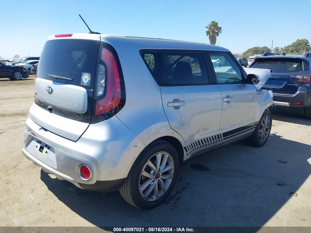 KIA SOUL + 2017 KNDJP3A55H7429682 Image 4
