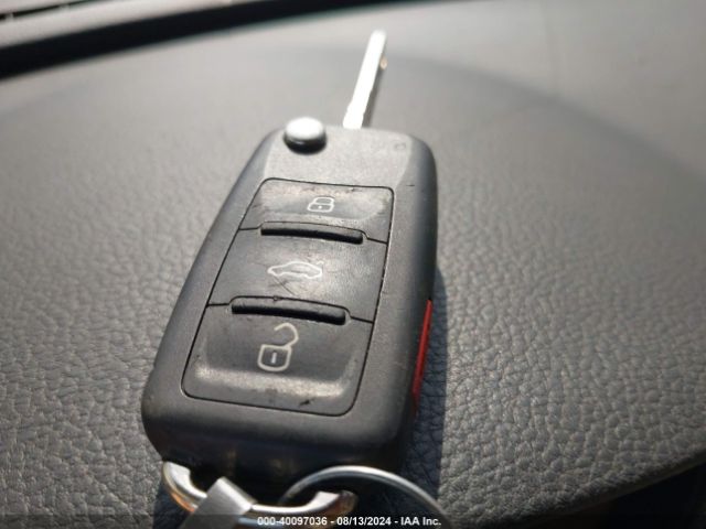 1VWAT7A38FC053143 Volkswagen Passat 1.8t Wolfsburg Edition