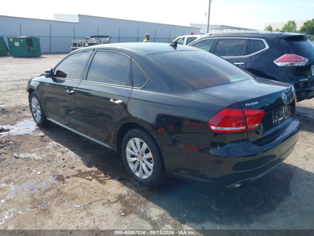 1VWAT7A38FC053143 Volkswagen Passat 1.8t Wolfsburg Edition
