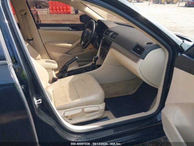 1VWAT7A38FC053143 Volkswagen Passat 1.8t Wolfsburg Edition
