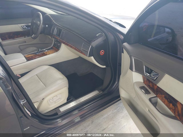2009 JAGUAR XF SAJWA06B59HR27494 Photo 4