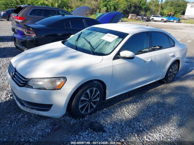 1VWAT7A35FC099285 Volkswagen Passat 1.8t S