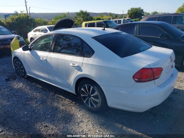 1VWAT7A35FC099285 Volkswagen Passat 1.8t S