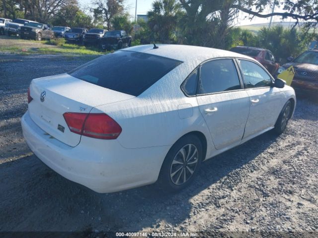 1VWAT7A35FC099285 Volkswagen Passat 1.8t S