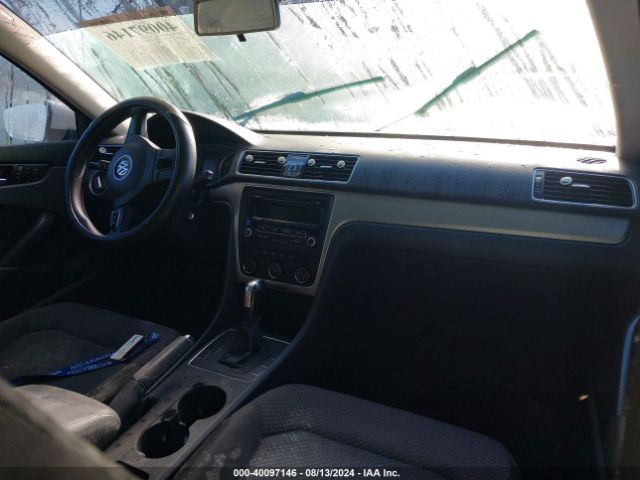 1VWAT7A35FC099285 Volkswagen Passat 1.8t S