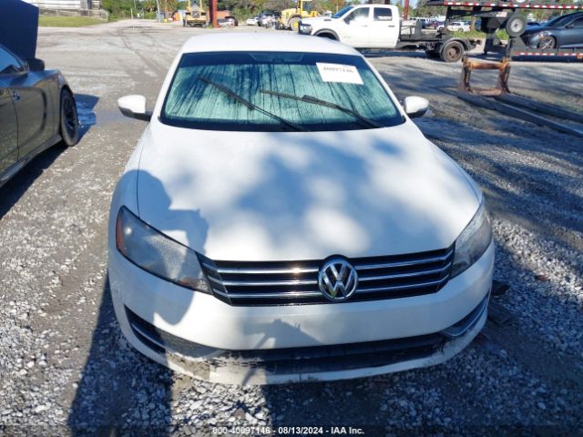 1VWAT7A35FC099285 Volkswagen Passat 1.8t S