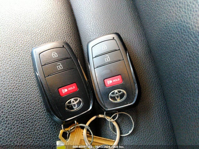 Toyota Corolla Cross Xle 2022 7MUEAABG1NV001204 Image 11